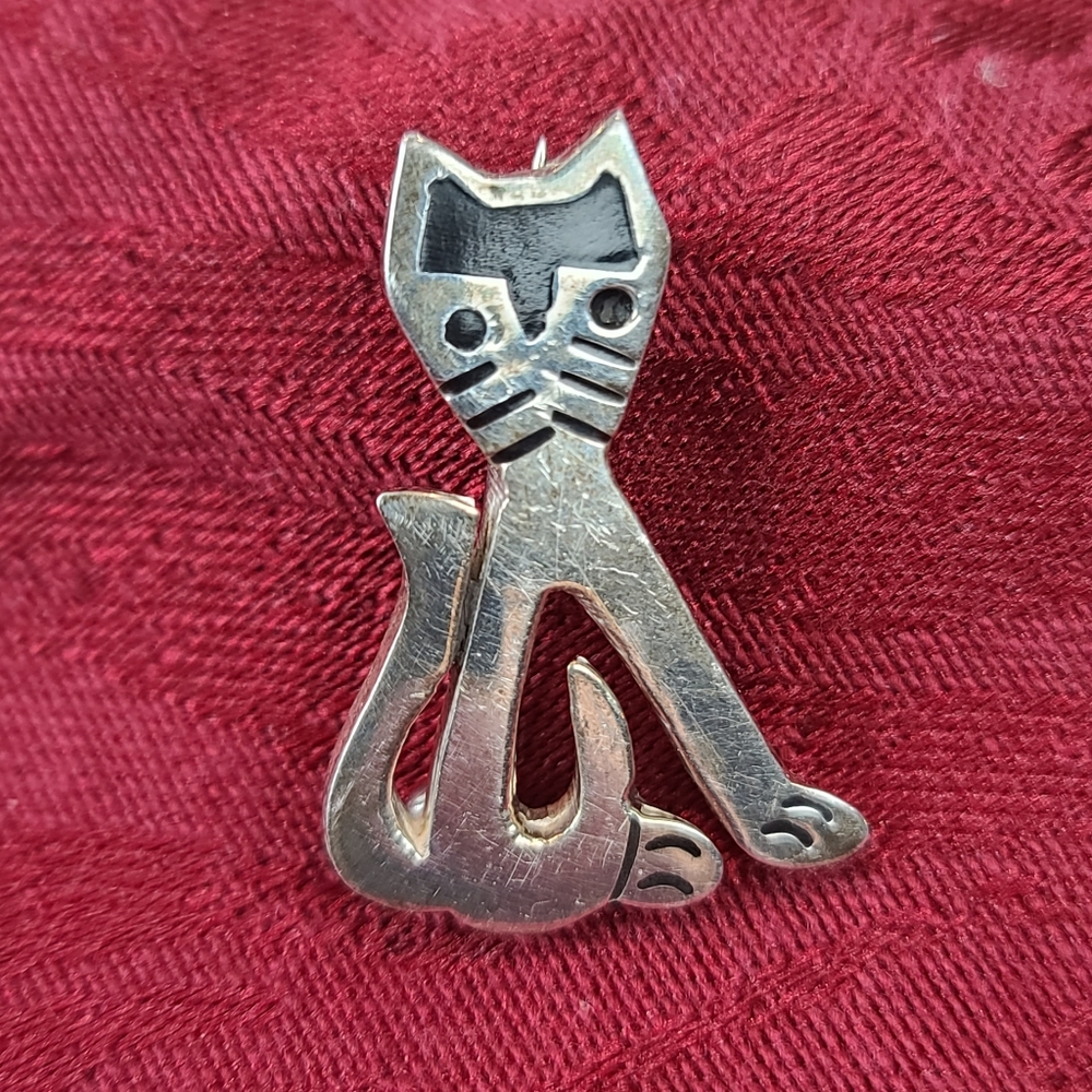 Silver Vintage cat brooch 30s era